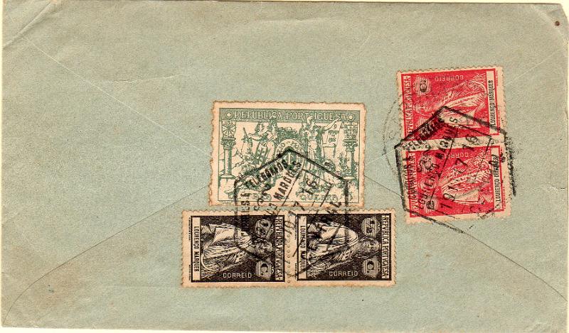 1629 v.jpg -     Lote:    1629 (verso)                   Descrição:         1914/16 &mdash; Ceres + Taxa de Guerra. Sobrescrito circulado de L. Marques (19.10.17) para a Índia Inglesa, com par de selos de &frac12; C preto + par de 2C carmim CE118 e 121 + selo da Taxa de Guerra de 1C CE IP1.        Carta       Valor Base:     &euro; 40,00     Valor Venda:     &euro;      